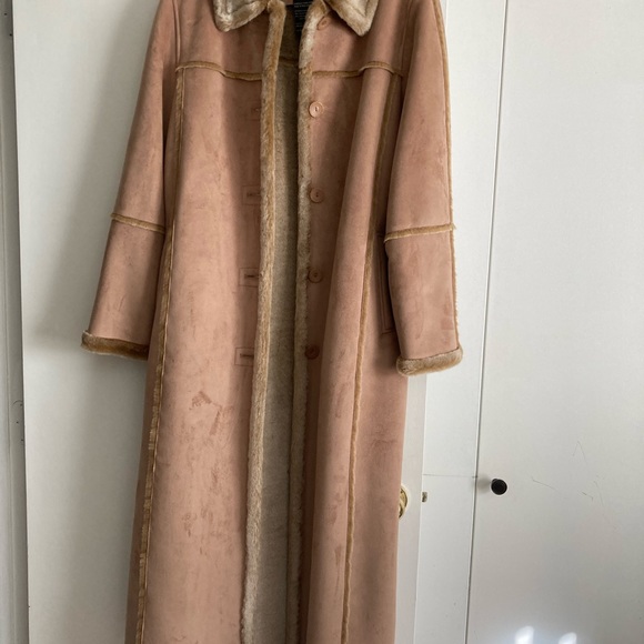GORGEOUS LADIES UTEX DESIGN FULL-LENGTH FAUX SUEDE COAT SIZE MEDIUM - Picture 2 of 15